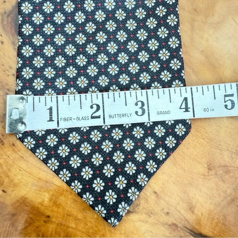 Vintage Monsieur Givenchy 100% Silk Tie Navy Daisy 4” x 56”